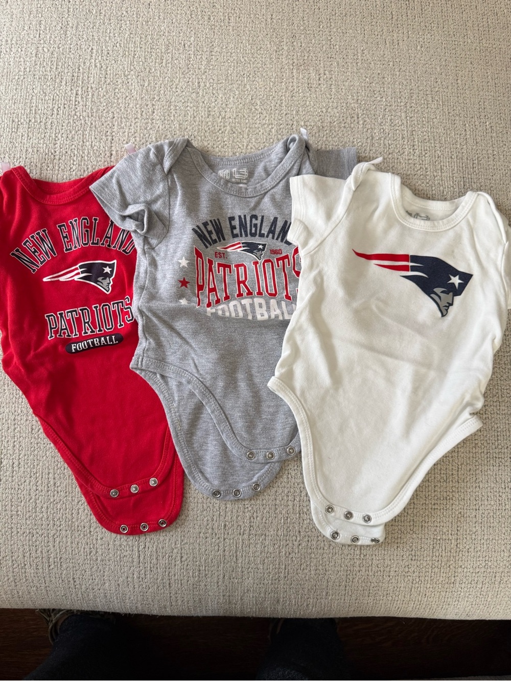 NFL Kids Patriots 4-Piece Set - Red, Gray, White, Navy - Picture 2 of 4
